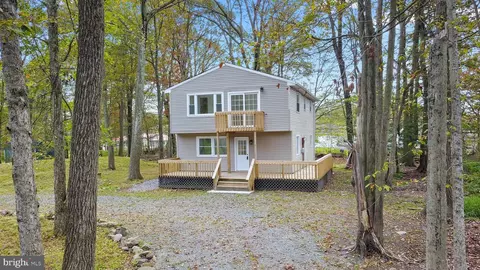 15 Sherman Dr, Tobyhanna, PA 18466