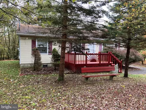 94 Clearbrook Dr, Albrightsville, PA 18210