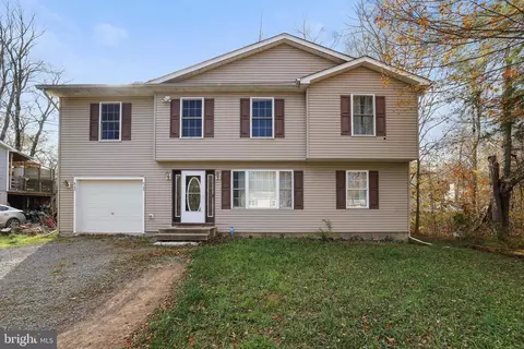 4122 Indian Ave, Pocono Summit, PA 18346