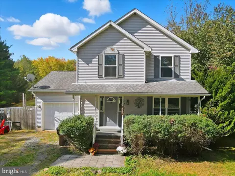 117 Summit Dr, Stroudsburg, PA 18360