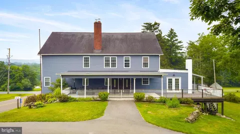 521 Greenview Dr, Saylorsburg, PA 18353