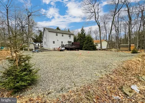 3529 Peak Dr, Tobyhanna, PA 18466