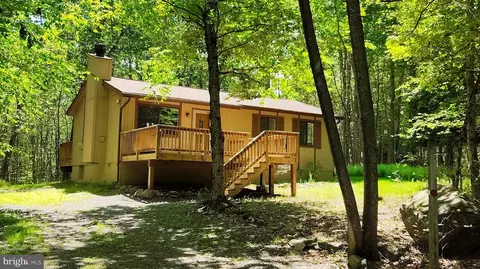 391 Berry Ln, Pocono Lake, PA 18347