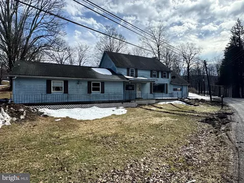 3372 Turkey Hill Rd, Stroudsburg, PA 18360
