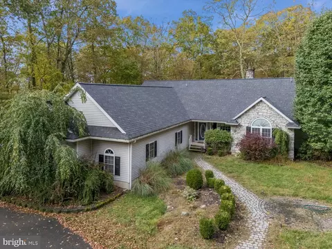 1187 Manzanedo Rd, East Stroudsburg, PA 18302