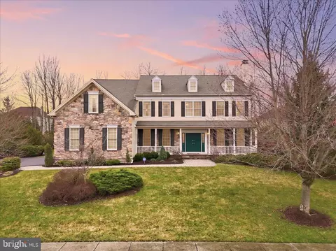 718 Cypress Dr, East Stroudsburg, PA 18302