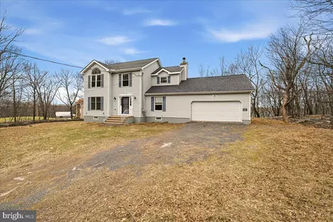 2026 Candlewood Ln, Blakeslee, PA 18610