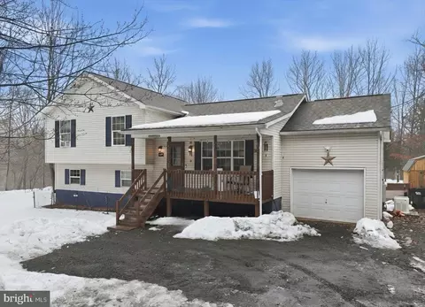 199 Magic Mountain Rd, Henryville, PA 18332
