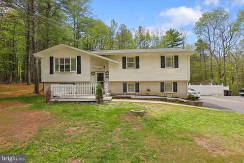 268 Turkey Ridge Dr, Kunkletown, PA 18058