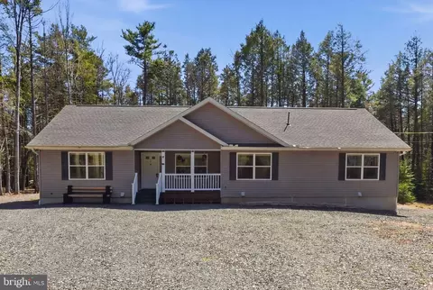 506 Sir Jeoffrey Ct, Blakeslee, PA 18610