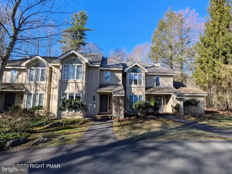 317 Chickagami Ln, Pocono Pines, PA 18350