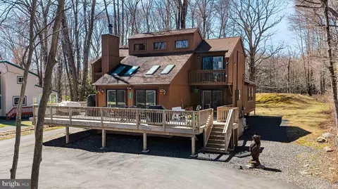 2038 Beaver Run Rd, Pocono Lake, PA 18347