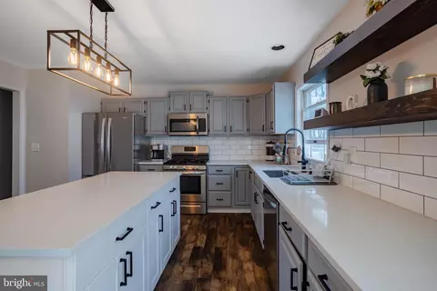 152 Mount Jefferson Dr, Effort, PA 18330