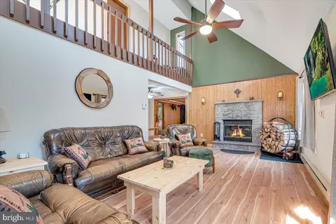 112 Maple Rd, Blakeslee, PA 18610