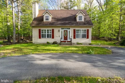 276 Spicebush Dr, East Stroudsburg, PA 18301