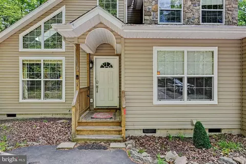 1122 Ranger Trl, Pocono Lake, PA 18347