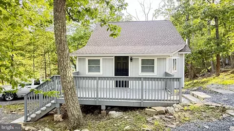 117 Clifton Dr, Bushkill, PA 18324