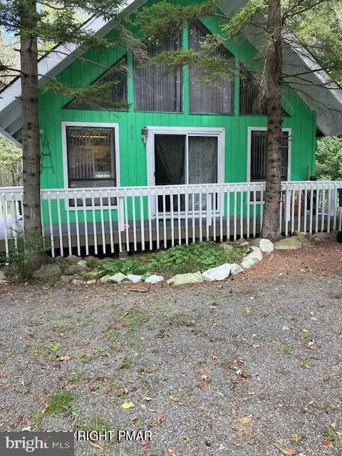 5659 Pembrook Dr, Tobyhanna, PA 18466