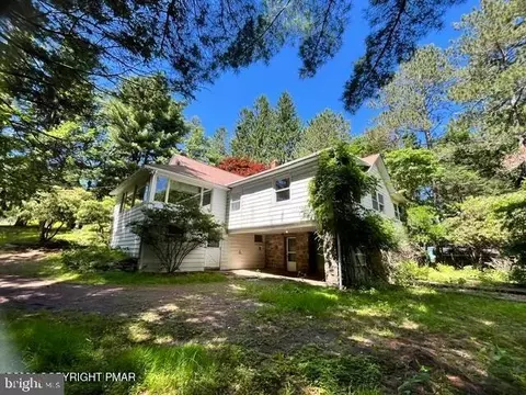 101 Knob Rd, Mount Pocono, PA 18344
