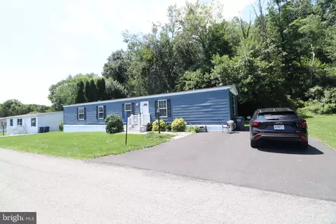 200 Fawn Valley Rd, Stroudsburg, PA 18360