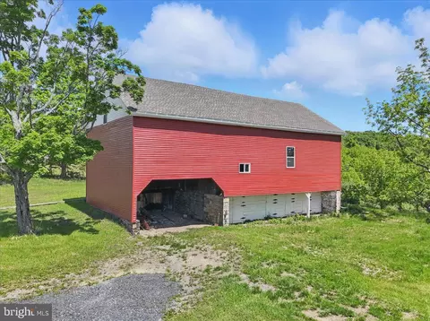 1652 Bonser Rd, Saylorsburg, PA 18353