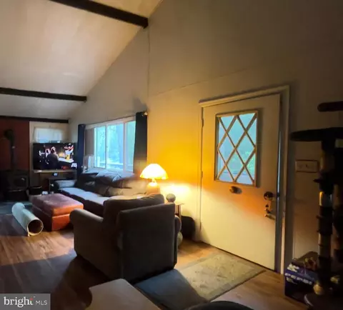 104 Spyglass Hill Rd, Tobyhanna, PA 18466