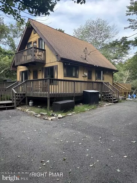 278 Cedar Dr, Long Pond, PA 18334