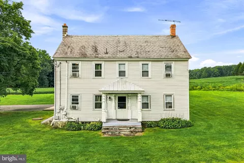 267 Long Mountain Rd, Effort, PA 18330