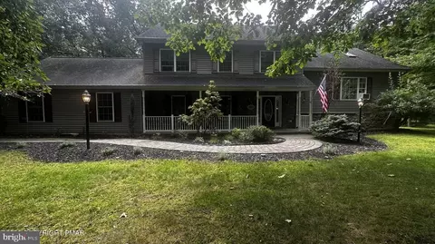6164 Starlight Ct, Swiftwater, PA 18370