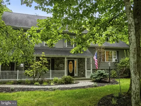 6164 Starlight Ct, Swiftwater, PA 18370