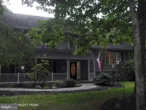 6164 Starlight Ct, Swiftwater, PA 18370