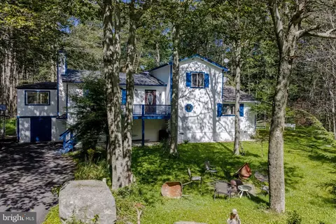 5112 Navajo Pl, Tobyhanna, PA 18466