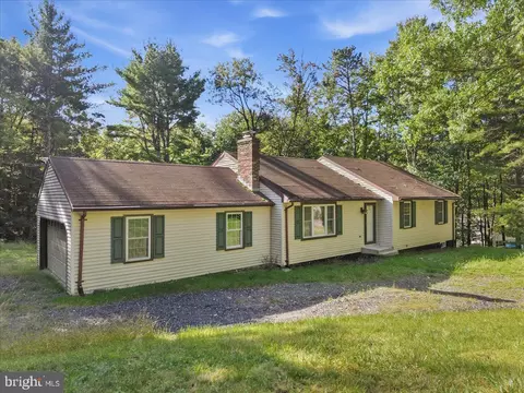 507 Starlite Ct, Stroudsburg, PA 18360