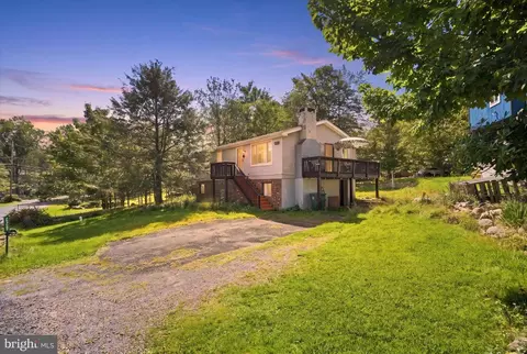 2260 Whippoorwill Dr, Tobyhanna, PA 18466