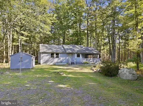 193 Minisink Dr, Pocono Lake, PA 18347