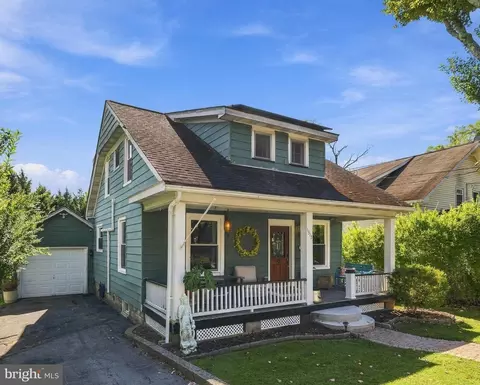 1317 Coolbaugh St, Stroudsburg, PA 18360