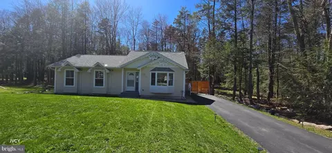 331 Mohansic Ln, Tobyhanna, PA 18466