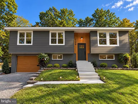 126 North Ln, East Stroudsburg, PA 18301