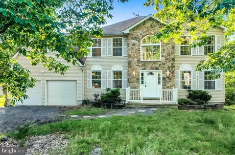 3334 Stonehenge Dr, East Stroudsburg, PA 18301