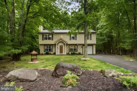 4113 Ashwood Ln, East Stroudsburg, PA 18301