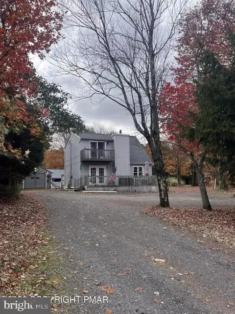 497 Cedar Dr, Long Pond, PA 18334