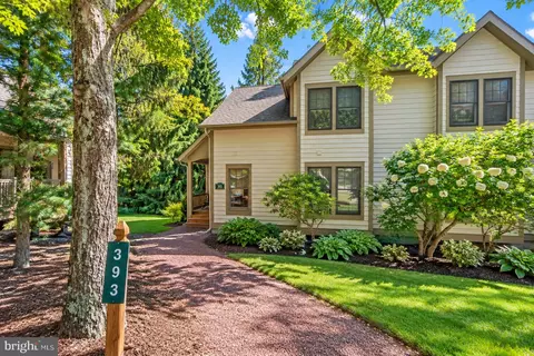393 Vista Dr, Tannersville, PA 18372