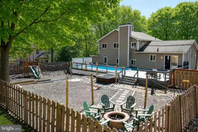1211 Harmony Dr, East Stroudsburg, PA 18301