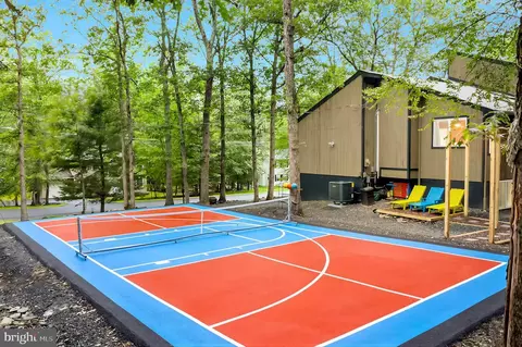 1304 Burnside Ter, East Stroudsburg, PA 18301