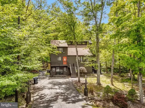 2208 Marcel Ct, East Stroudsburg, PA 18301