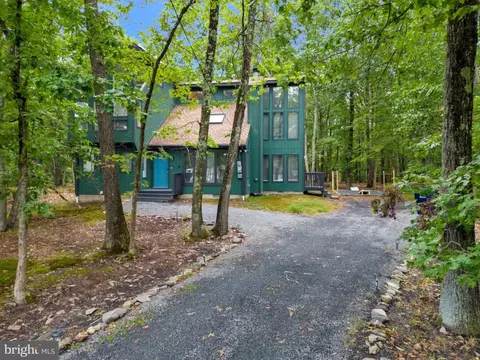 327 Robinwood Ter, East Stroudsburg, PA 18301