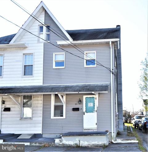 15 E 3rd St, Wind Gap, PA 18091 photo 1