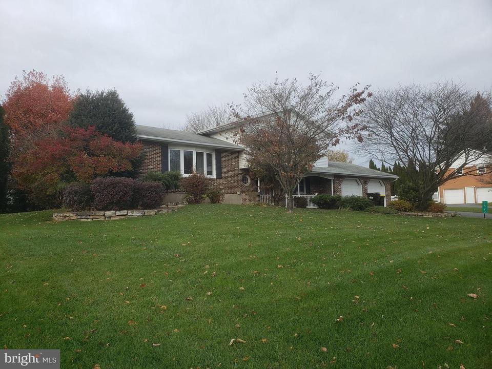 7523 Franks Dr, Bath, PA 18014 24 Photos MLS PANH2000834 Movoto