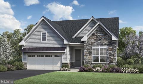 6821 Sycamore Dr, Bath, PA 18014 photo 1