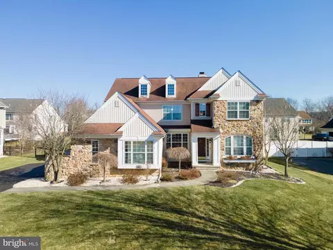 867 Ramblewood Dr, Easton, PA 18040